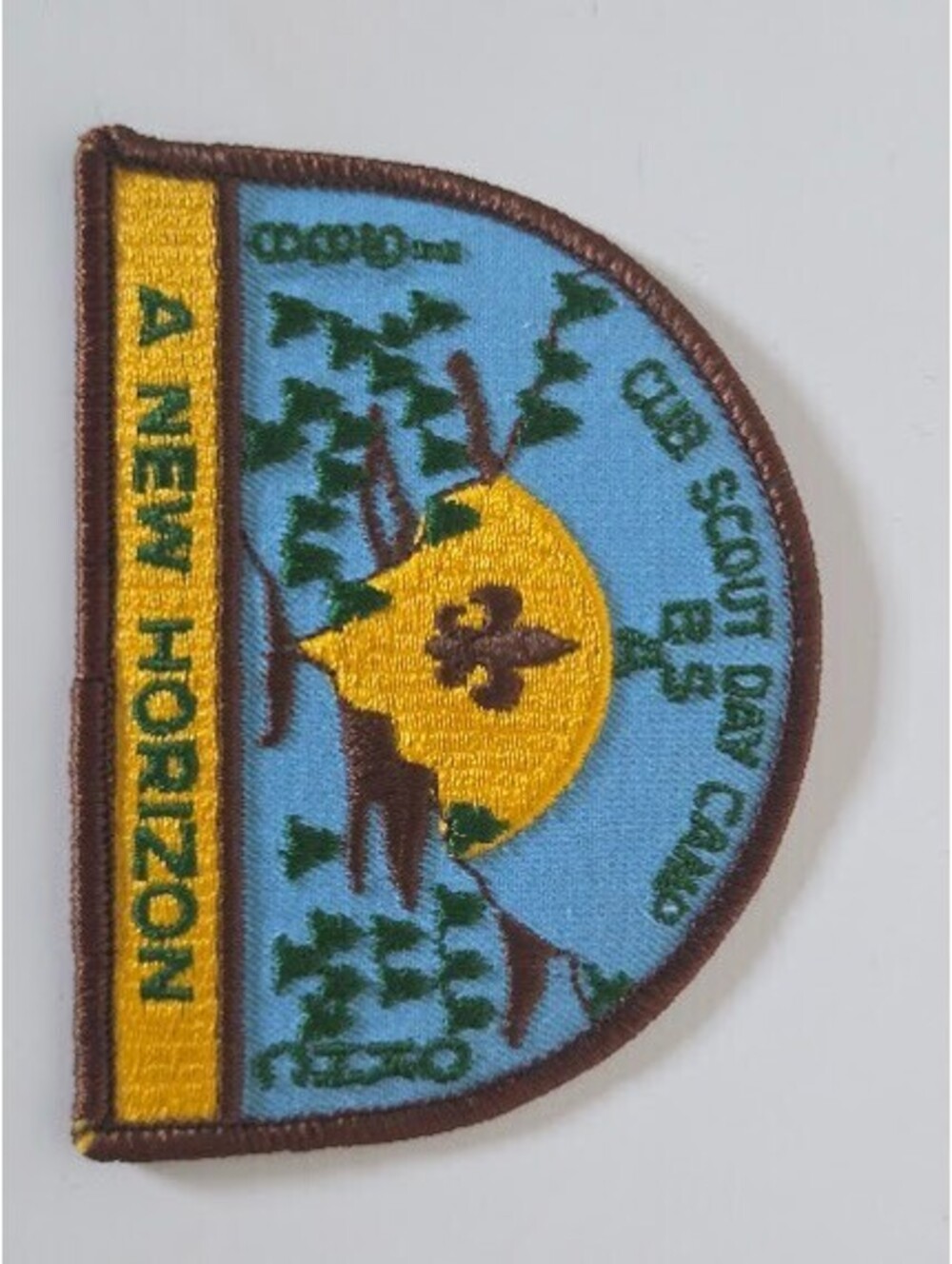 Cub Scout Day Camp Patch A New Horizon 1999 BSA Embroidered Badge Yellow Sun